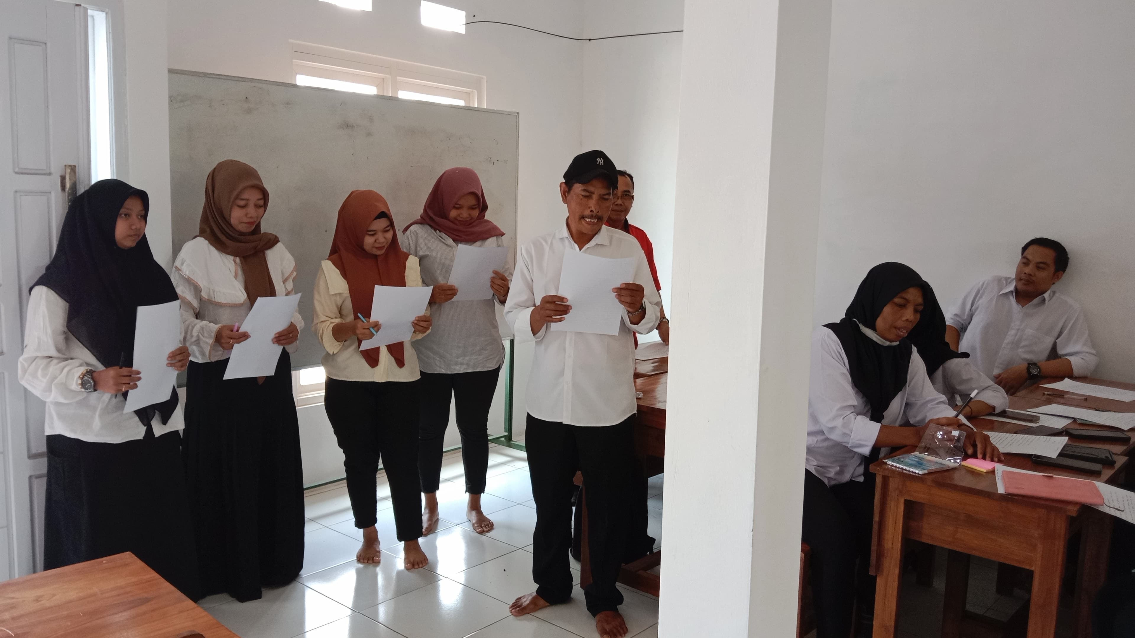 Latihan Membaca dan Presentasi Kelompok
